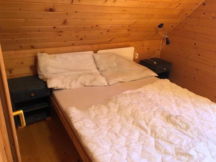 Almos Apartman Balatonfenyves Exterior foto