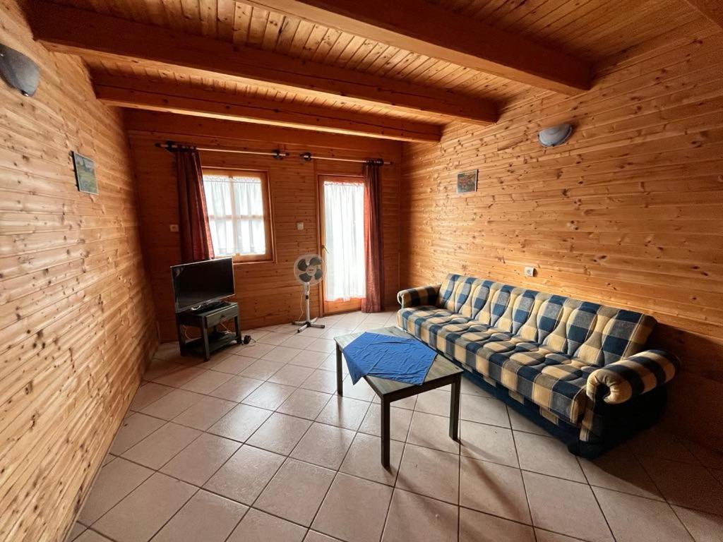 Almos Apartman Balatonfenyves Exterior foto